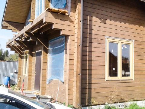 Окна ламинированные под дерево в коттедже