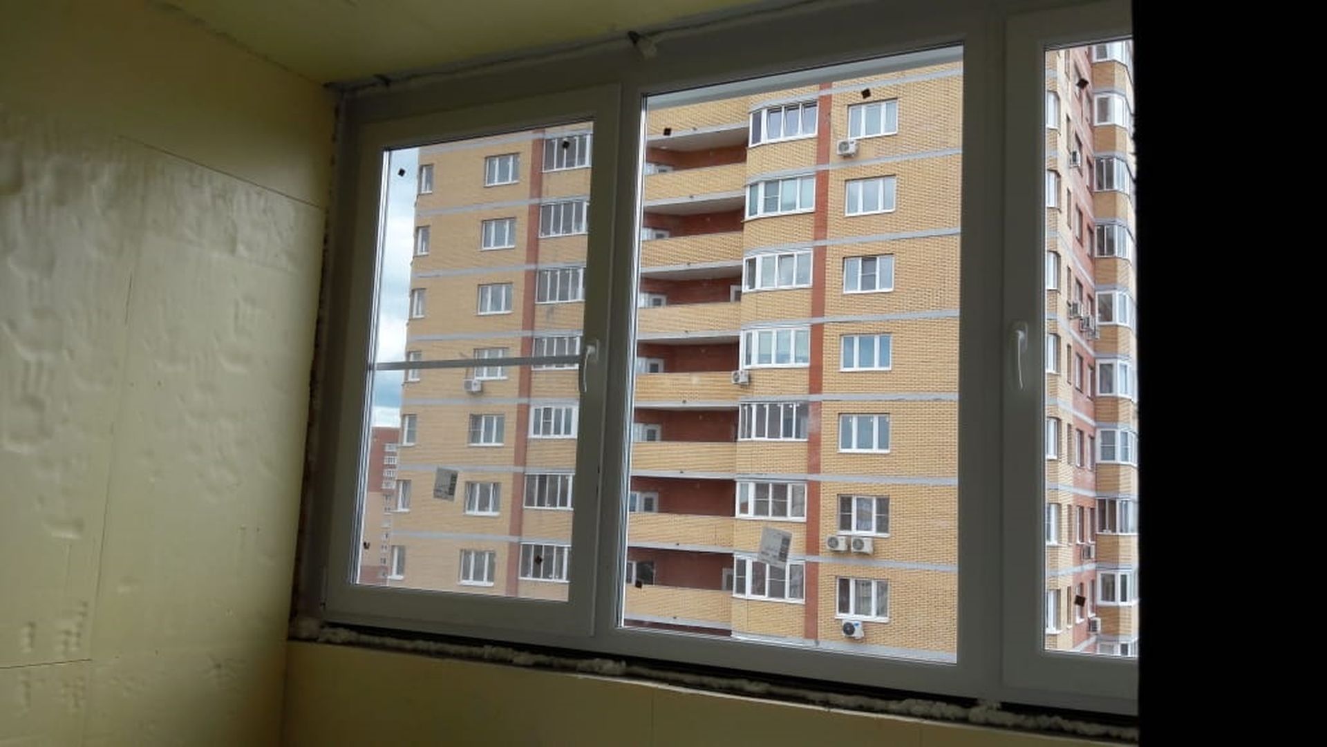 Почему важно правильно утеплять балкон, и какие материалы для этого выбрать?
