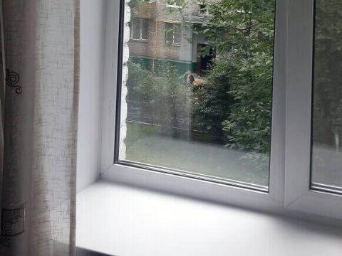 Окно на первом этаже